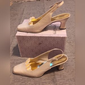 Gold Valenti Franco Sz 8 1/2 Gold Formal Shoes